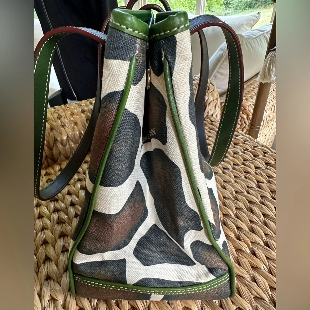 Dooney & Bourke Giraffe Canvas green leather trim bag - Picture 3 of 11